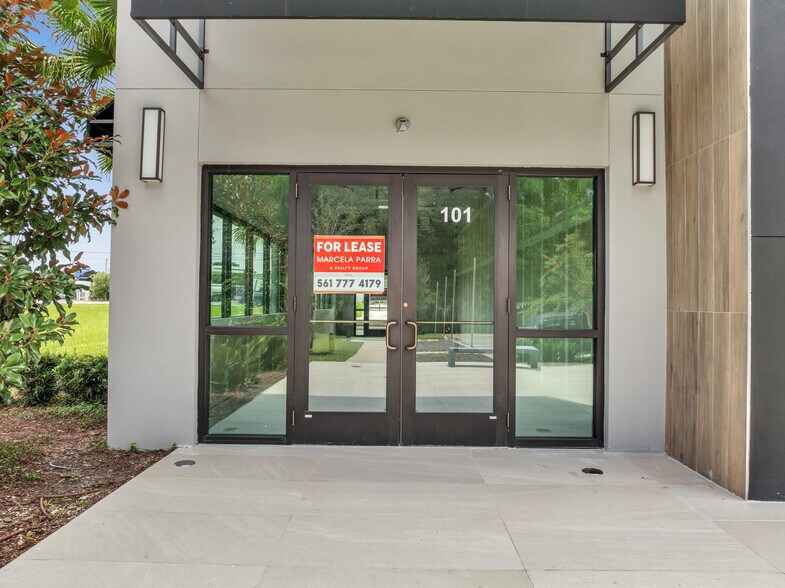 More Photos Of 3370 Rouse Rd, Orlando Storefront For Sale