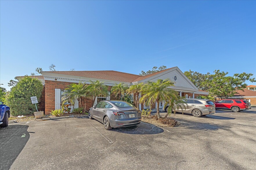 More Photos Of 1100 S Tamiami Trl, Venice Office For Sale