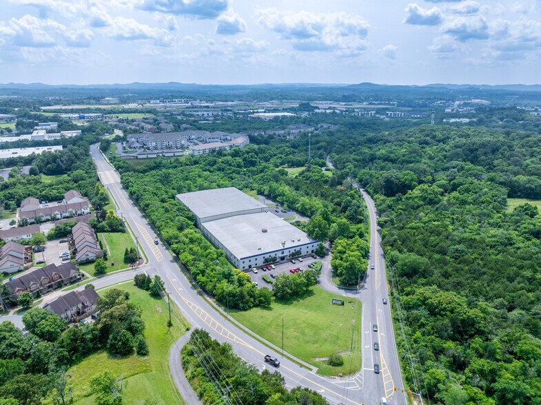 More Photos Of 5582-5584 Mount View Rd, Antioch Warehouse For Lease