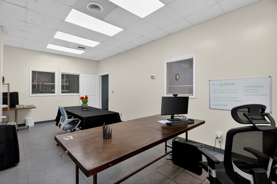 More Photos Of 211 Whitesville St, Lagrange Showroom For Sale
