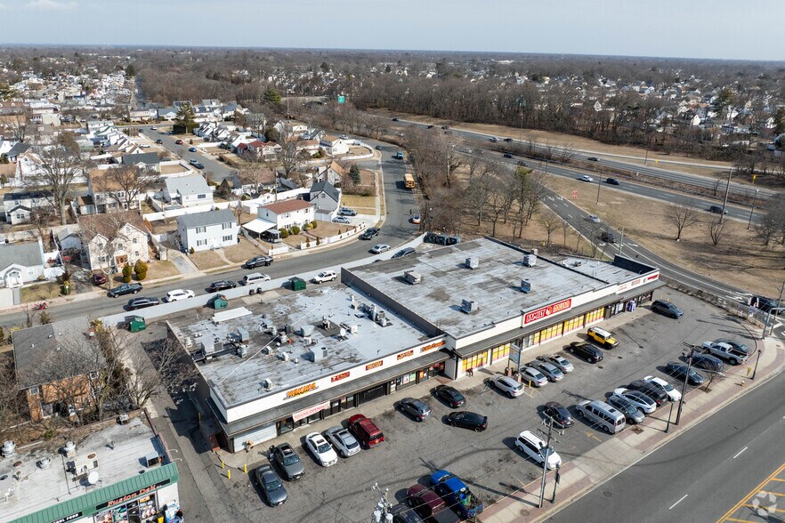 More Photos Of 957-979 Nassau Rd, Uniondale General Retail For Sale