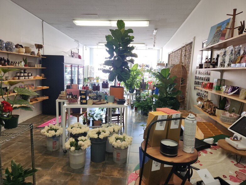 More Photos Of 1609-1611 19th St, Bakersfield General Retail For Lease