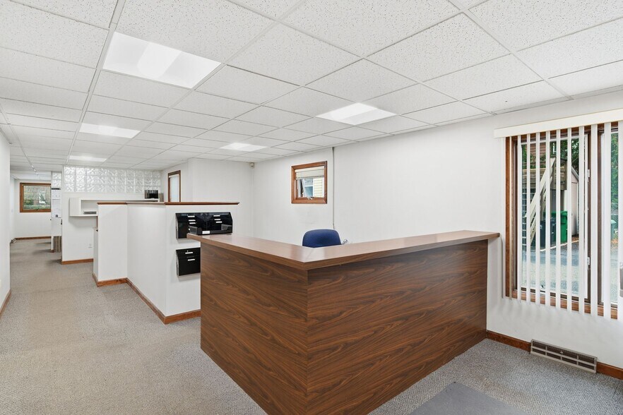 More Photos Of 641 Grattan St, Chicopee Office For Lease