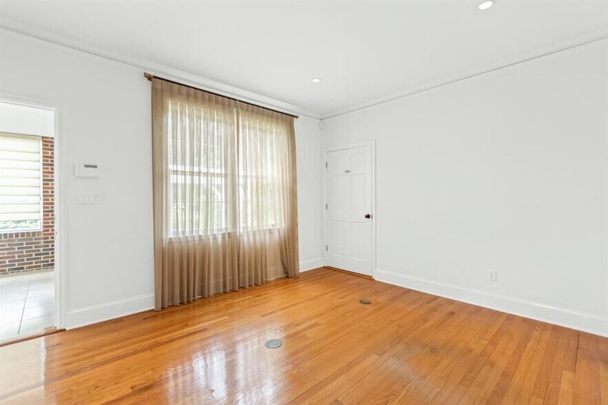 More Photos Of 1202 E Park Ave, Tallahassee Office Residential For Sale