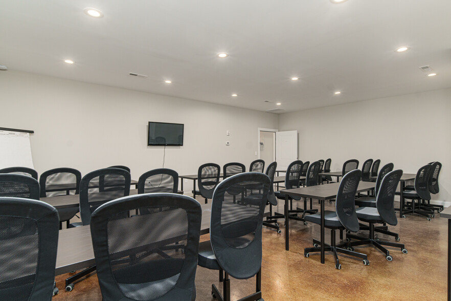 More Photos Of 3844 Clemmons Rd, Clemmons Medical For Lease