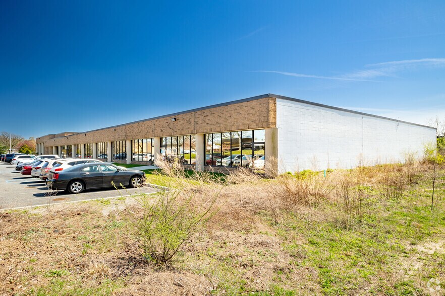 More Photos Of 20-36 Central Ave, Hauppauge Light Manufacturing For Lease