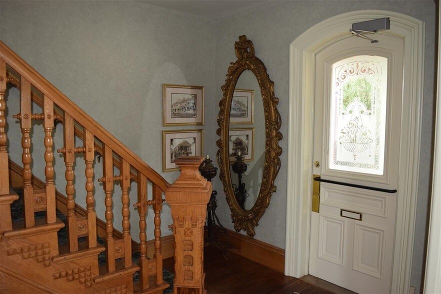 More Photos Of 138 1st St, Baraboo Office For Sale