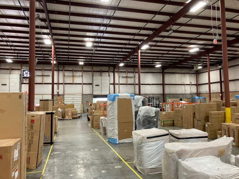 More Photos Of 503-509 Industrial Dr, Lewisberry Warehouse For Lease