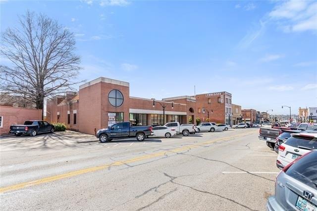 More Photos Of 315 W Will Rogers Blvd, Claremore Flex For Sale