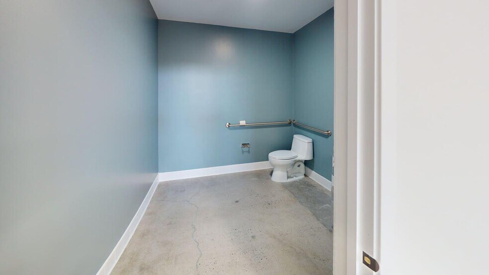 More Photos Of 2828 E 14th St, Long Beach Service For Lease