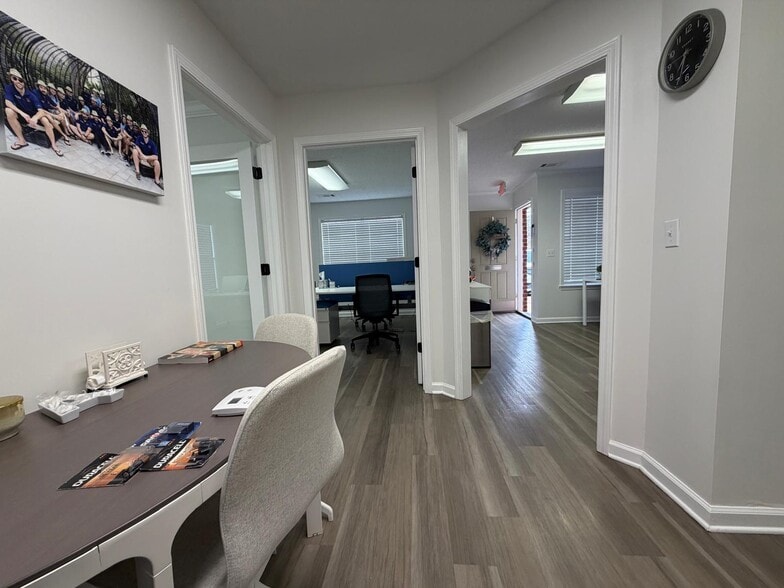 More Photos Of 311 Poplar View Ln W, Collierville Office For Lease