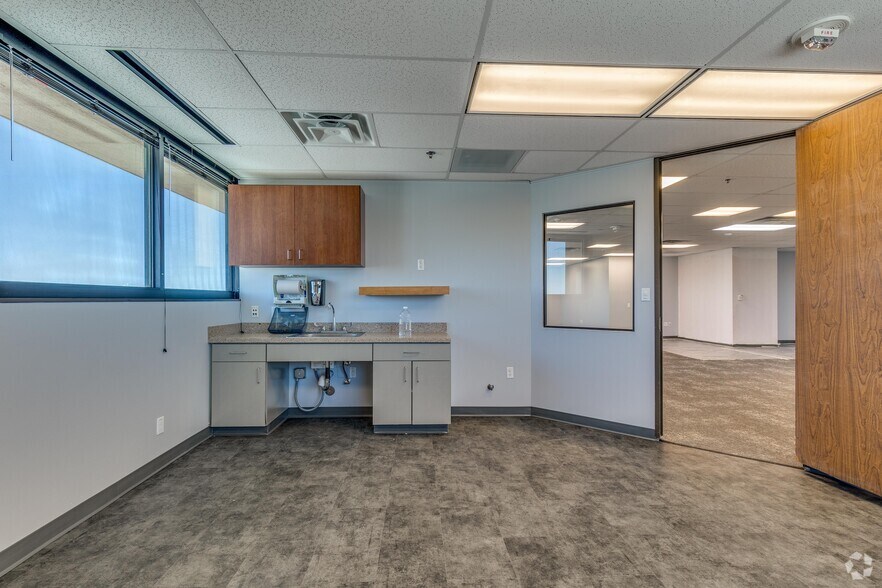 More Photos Of 333 N Rancho Dr, Las Vegas Office Residential For Lease