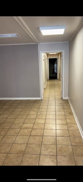 More Photos Of 120 E College Ave, Ashburn General Retail For Sale