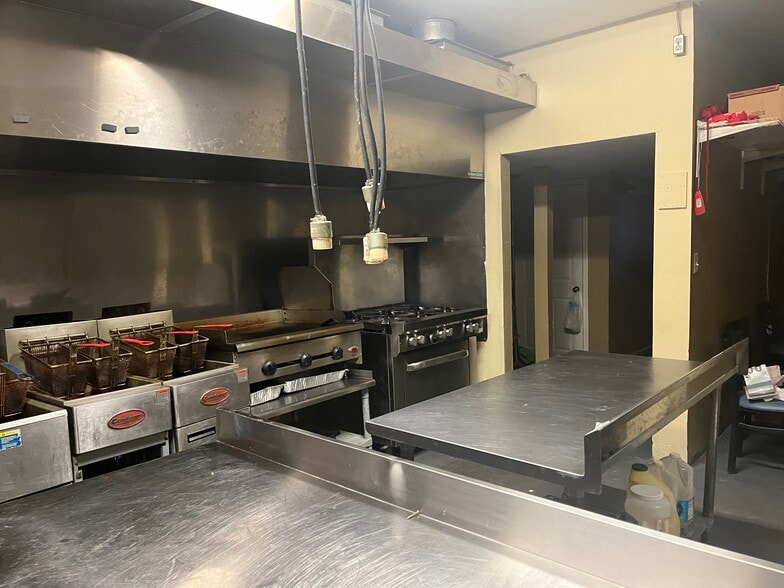 More Photos Of 745 Washington Ave, Greenville Hotel For Sale