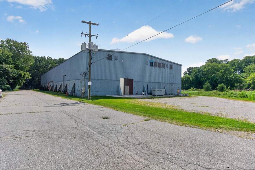 More Photos Of 120 Mill St, Springport Manufacturing For Sale