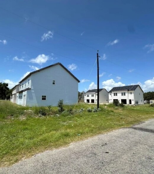 More Photos Of 1601 Mathis St, Rockport Land For Sale