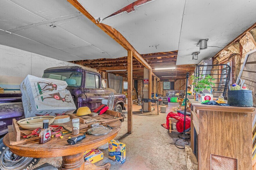 More Photos Of 18097 Redwood Hwy, Selma Restaurant For Sale