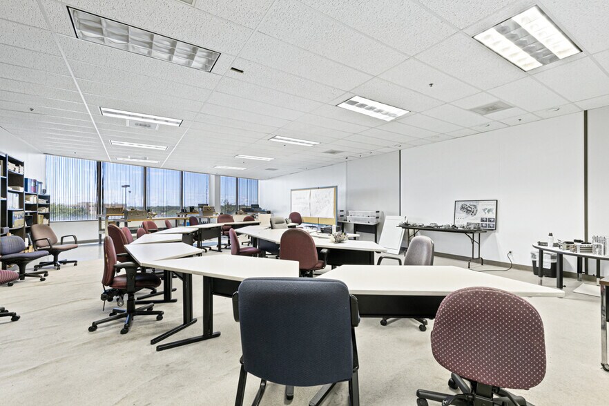 More Photos Of 601 S Sanden Blvd, Wylie Medical For Lease