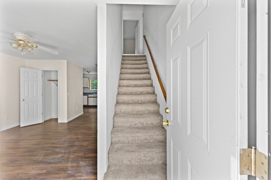 More Photos Of 265 Hallock Pl, Abingdon Multifamily For Sale