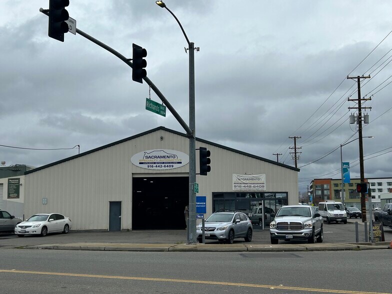 More Photos Of 1001 Richards Blvd, Sacramento Warehouse For Lease