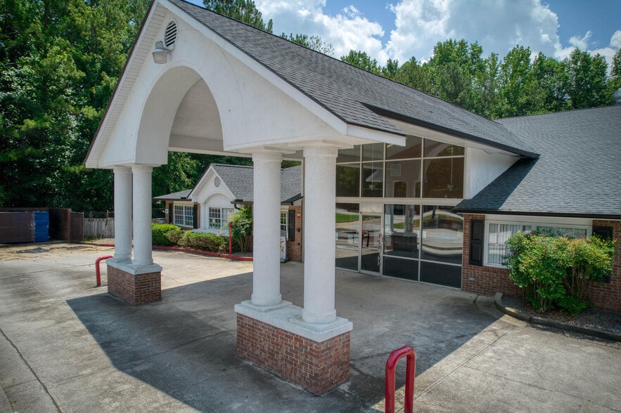 More Photos Of 2081 Mesa Valley Way, Austell Specialty For Sale