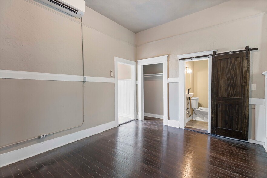 More Photos Of 2024 S Flores St, San Antonio Storefront Retail Residential For Sale