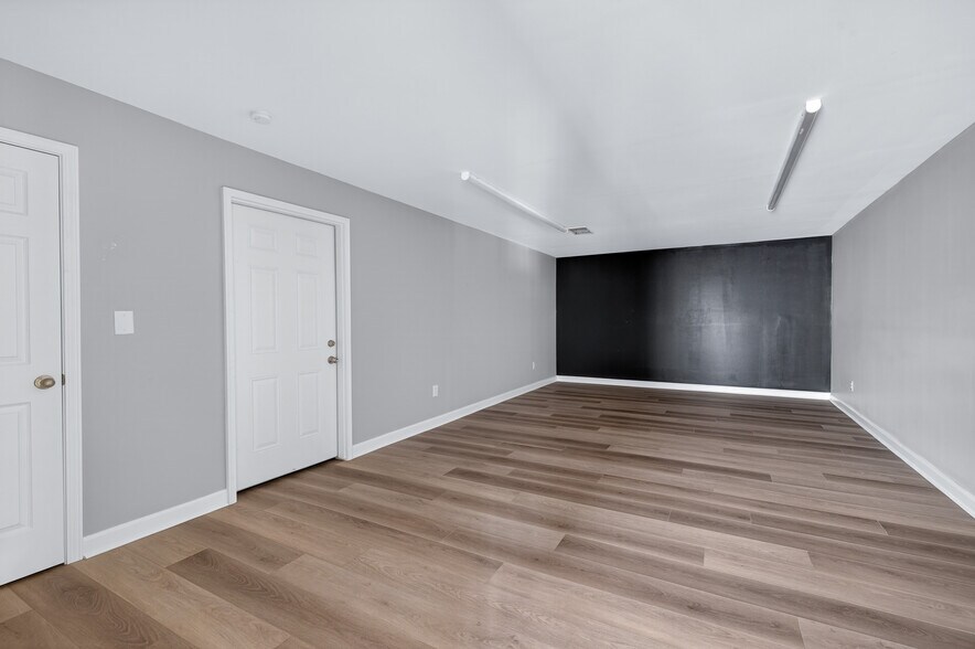 More Photos Of 4109 Robinson St, Covington Freestanding For Sale