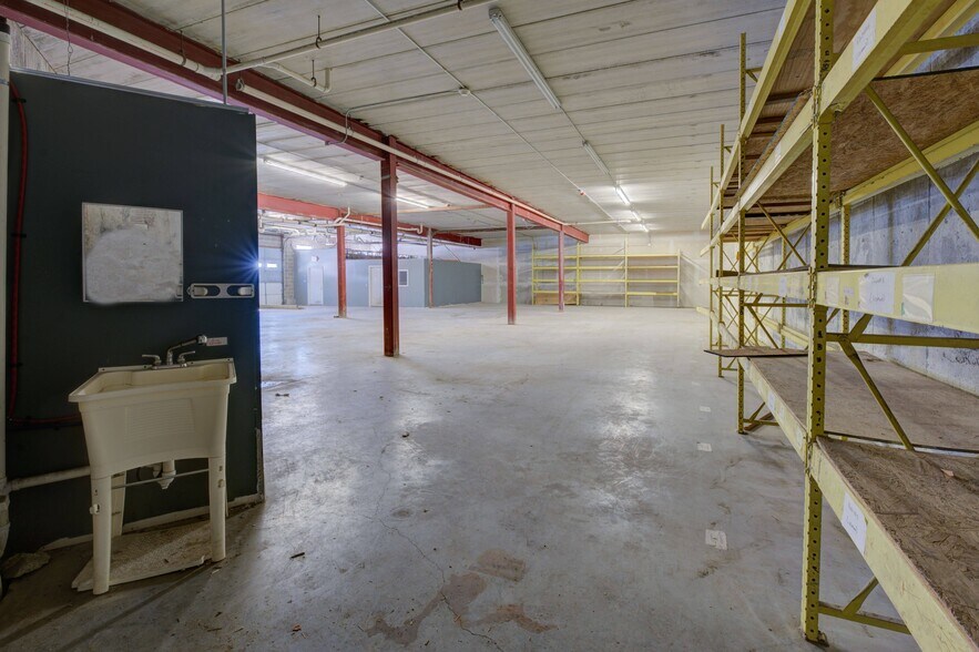 More Photos Of 555 Atwood Ave, Cranston Flex For Lease