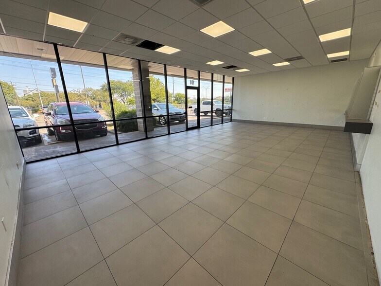 More Photos Of 1909 E William Cannon Dr, Austin Unknown For Lease