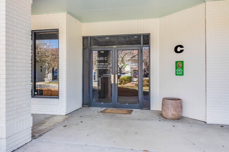 More Photos Of 3839 W Congress St, Lafayette Medical For Sale