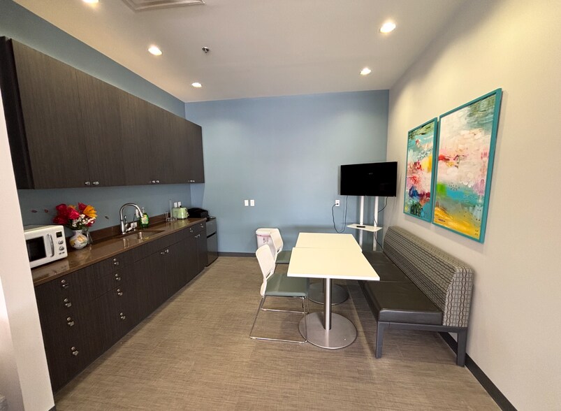 More Photos Of 4020 E Beltline Ave NE, Grand Rapids Medical For Sale