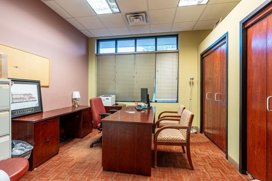 More Photos Of 16105 S La Grange Rd, Orland Park Medical For Lease