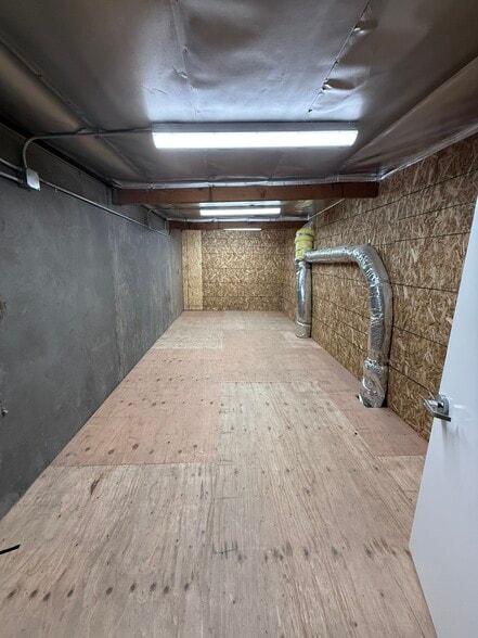 More Photos Of 125 Selandia Ln, Carson Warehouse For Sale