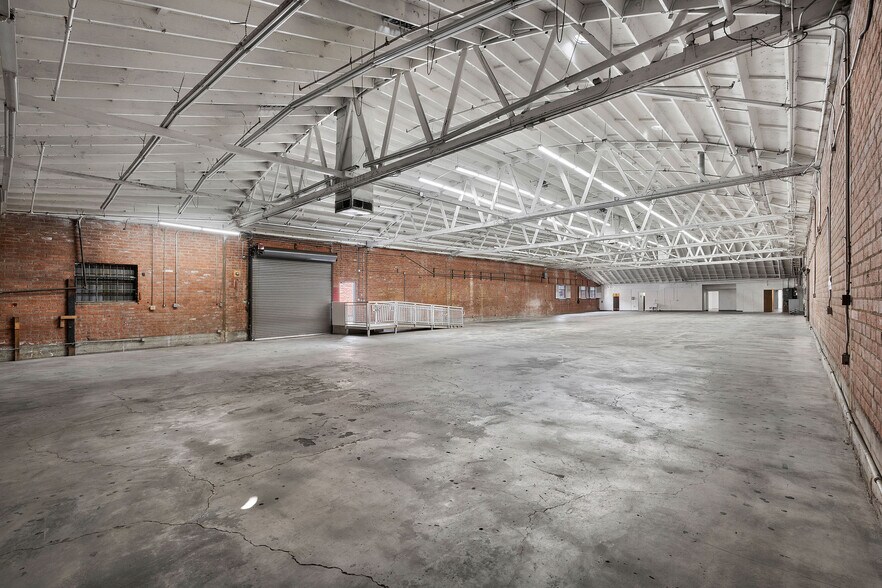 More Photos Of 3301 Maple Ave, Los Angeles Unknown For Lease