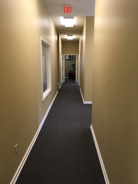 More Photos Of 2964 Ole Bartlett Ct, Memphis Office For Lease