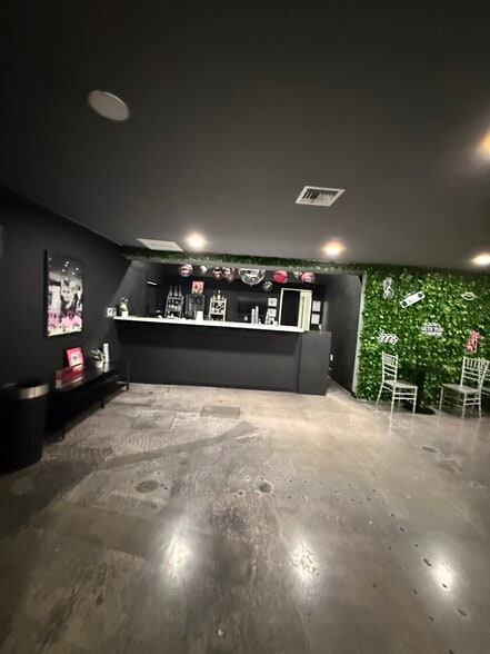 More Photos Of 777 NE 79th St, Miami Freestanding For Lease