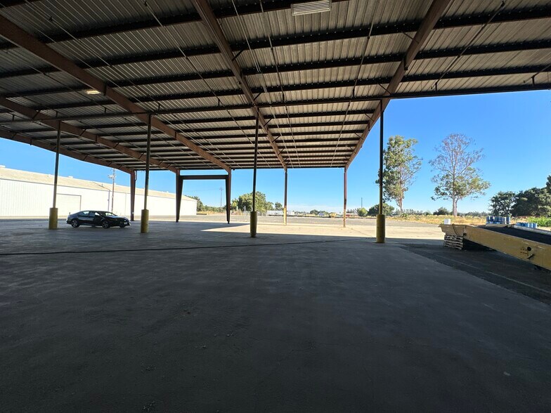 More Photos Of 99 Kentucky Street, Gridley Warehouse For Lease
