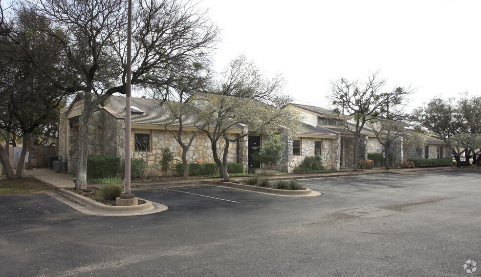 More Photos Of 321-323 Lake Creek Dr, Round Rock Office For Sale