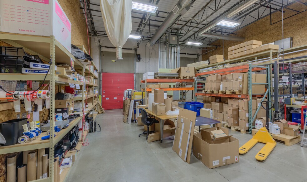 More Photos Of 2011 Cherry St, Louisville Light Manufacturing For Lease