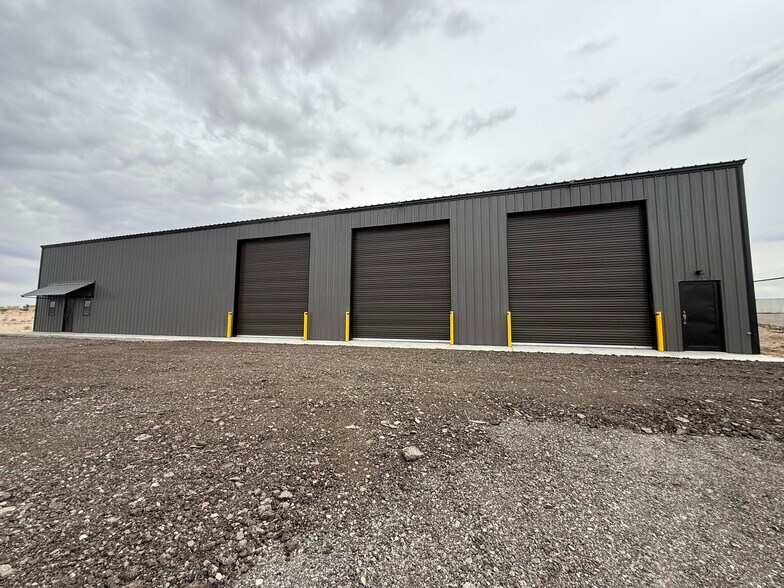 More Photos Of 980 Zabel ln, El Paso Warehouse For Lease