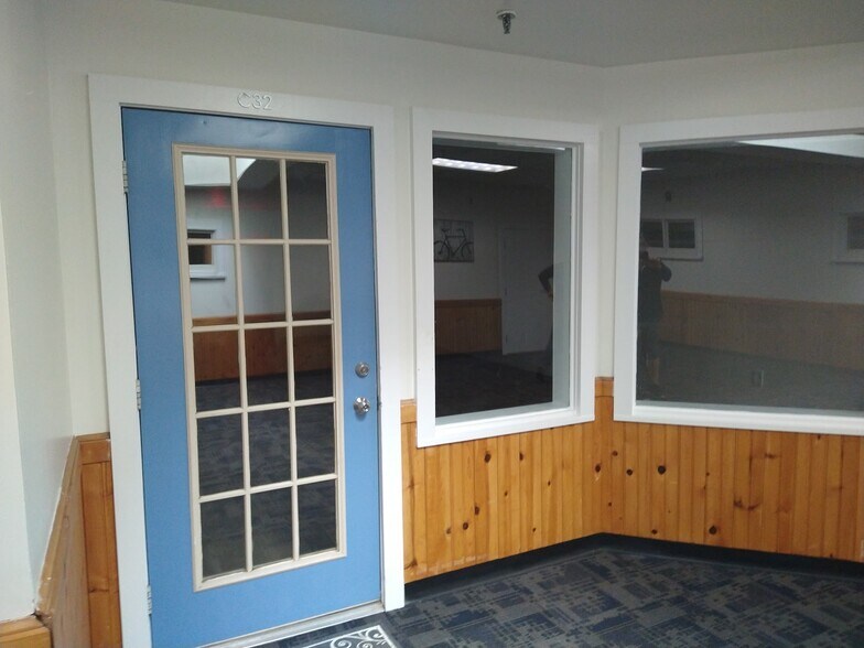 More Photos Of 140 Point Judith Rd, Narragansett Storefront Retail Office For Sale