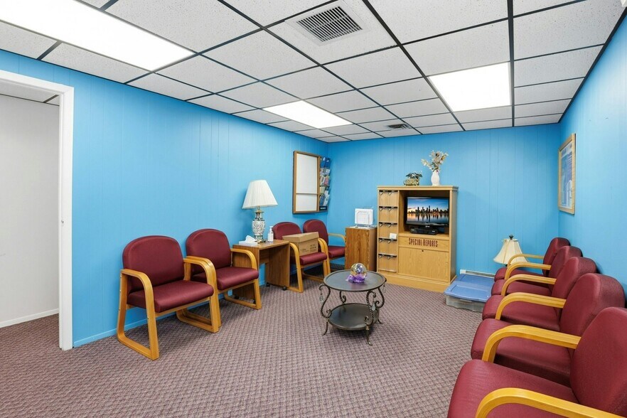 More Photos Of 4169 Iris Pl, Bethpage Medical For Sale