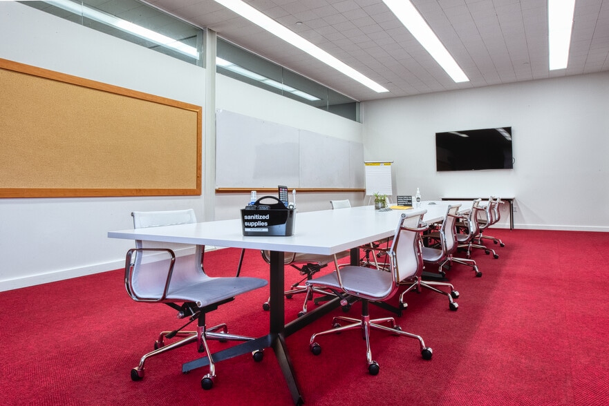 More Photos Of 300 NW 14th Ave, Portland Coworking Space