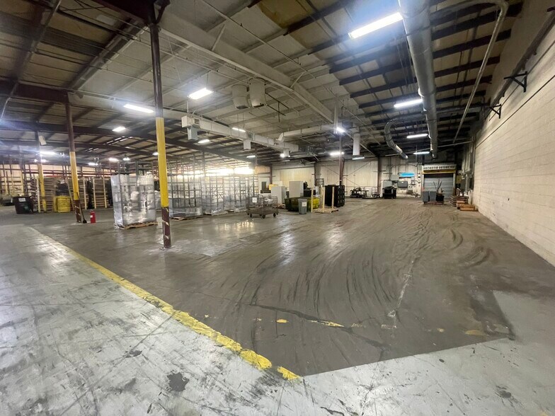 More Photos Of 1137 Progress Rd, Suffolk Manufacturing For Lease