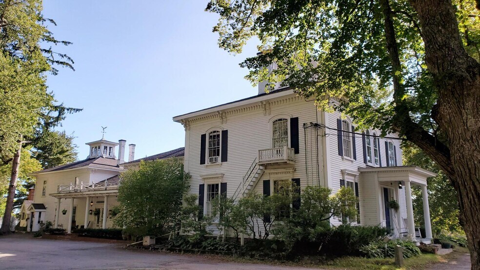 More Photos Of 121 E Main St, Searsport Hospitality For Sale