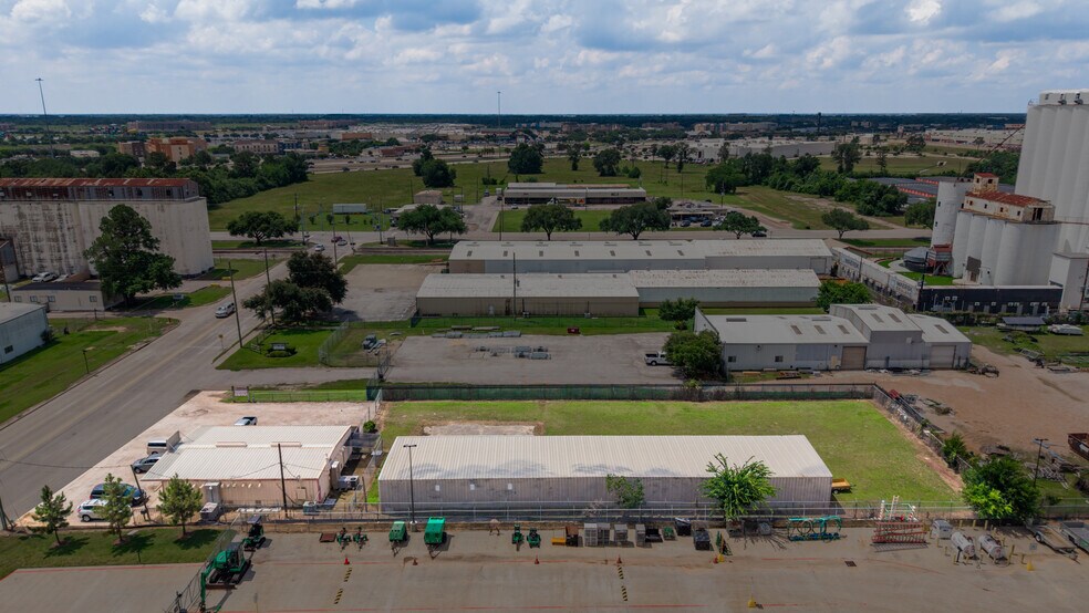 More Photos Of 1011 Katyland Dr, Katy Land For Sale