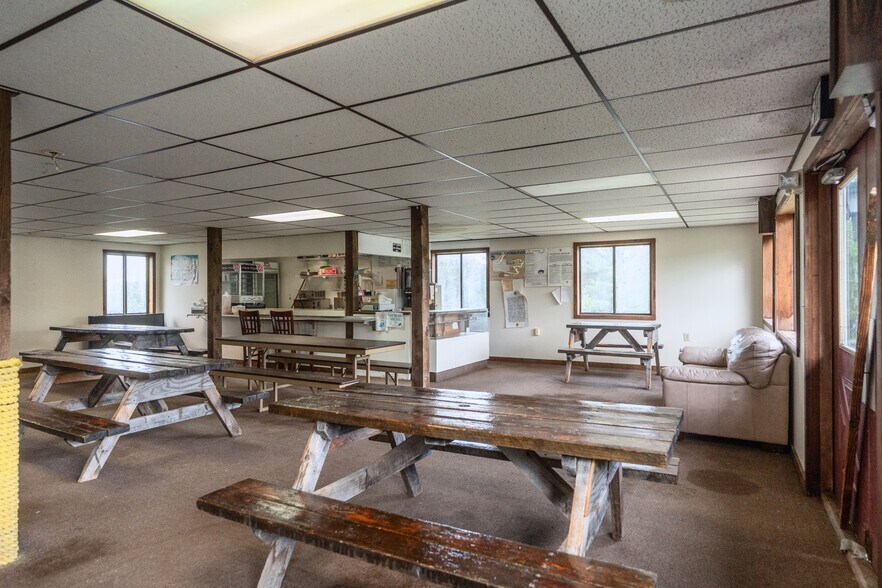 More Photos Of 167 Hill Rd, Kingston Sports And Entertainment For Sale