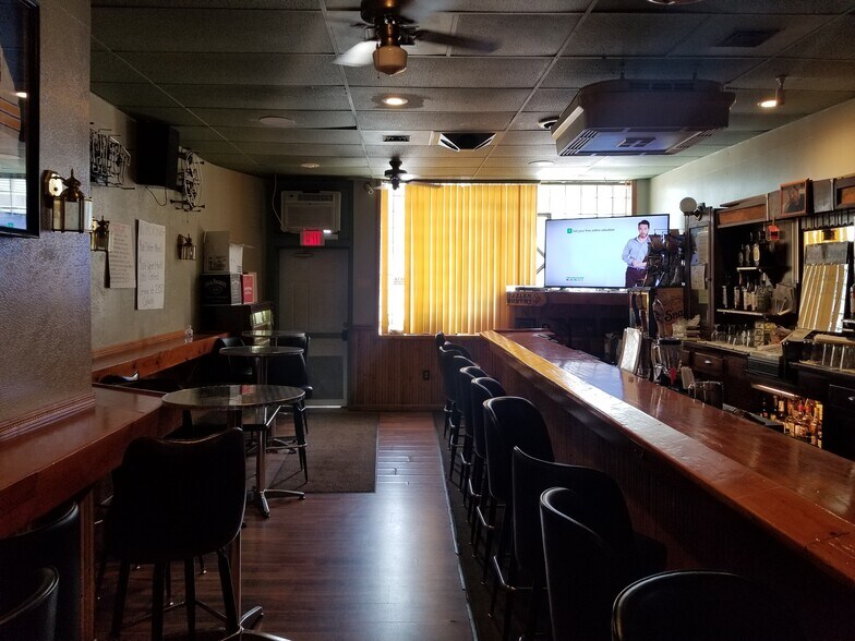 More Photos Of 409 Cavitt Ave, Trafford Bar For Sale
