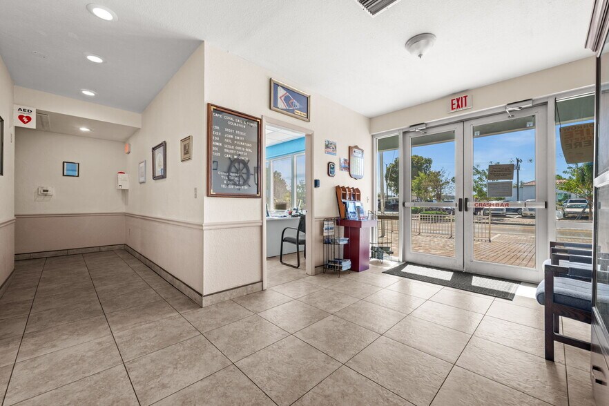 More Photos Of 917 SE 47th Ter, Cape Coral Restaurant For Sale