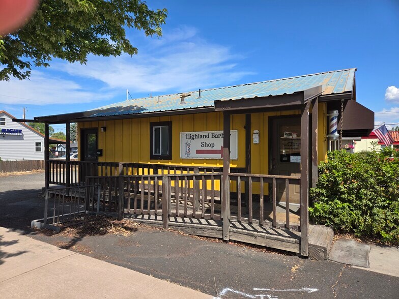 More Photos Of 1041 Highland Ave, Redmond Office For Sale